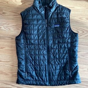 Mens Patagonia Nano Puff Vest. Looks brand new!